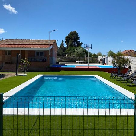 Casa Con Piscina, Villa Alarilla Fuentiduena de Tajo ภายนอก รูปภาพ