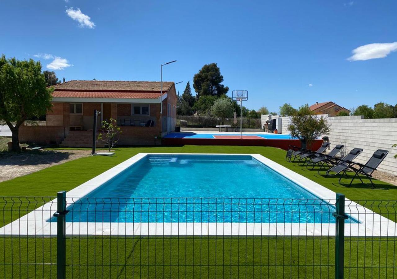 Casa Con Piscina, Villa Alarilla Fuentiduena de Tajo ภายนอก รูปภาพ