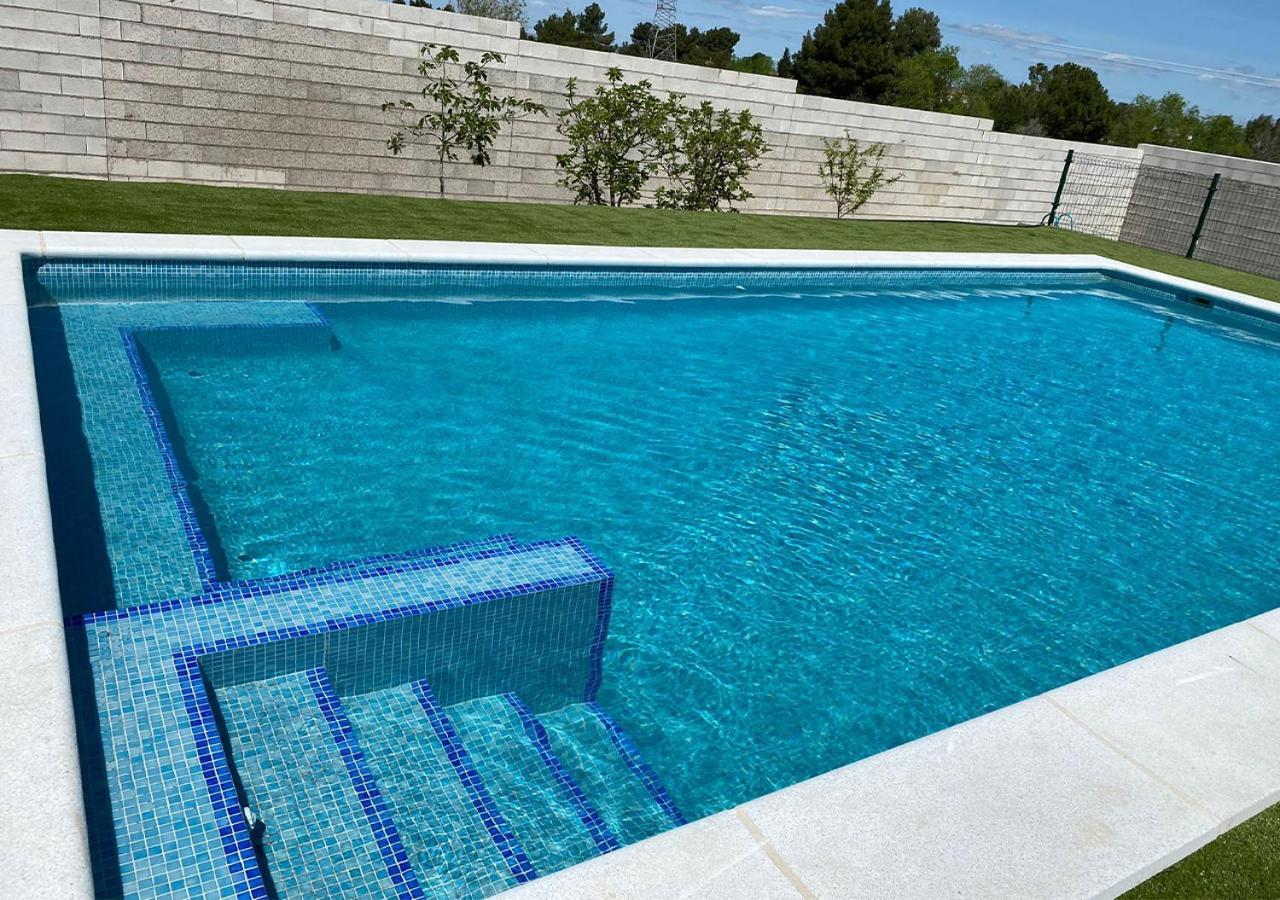 Casa Con Piscina, Villa Alarilla Fuentiduena de Tajo ภายนอก รูปภาพ
